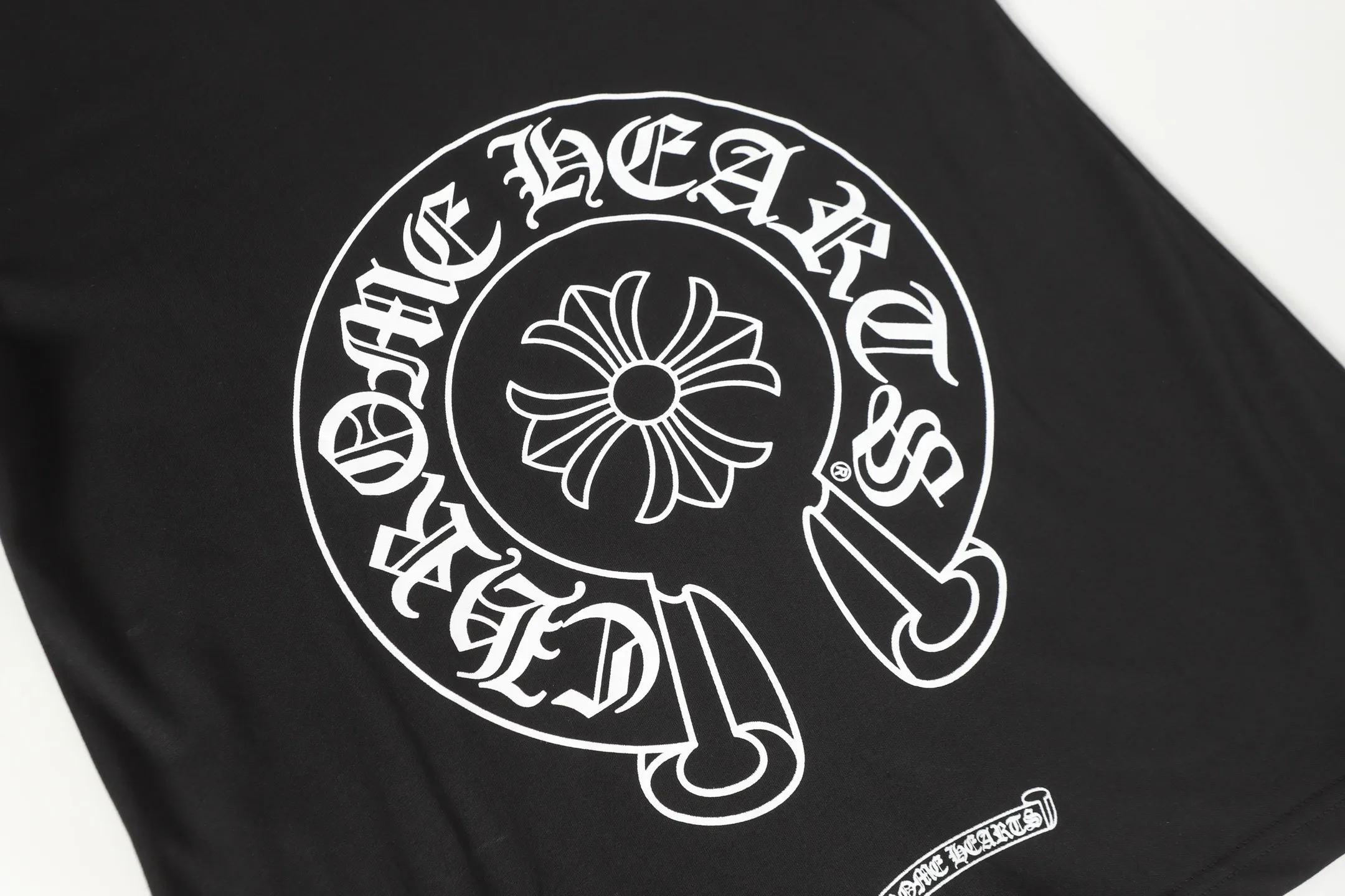 P160 Cross-border model. Please do not place an order if you pursue perfection. -Chrome Hearts/Chrome Hearts 23ss white horseshoe Sanskrit printed popular long-sleeved T-shirt -High weight, high density and high quality. The wool is soft, delicate and skin-friendly. It feels soft and silky. It has excellent warmth and skin-friendly properties.